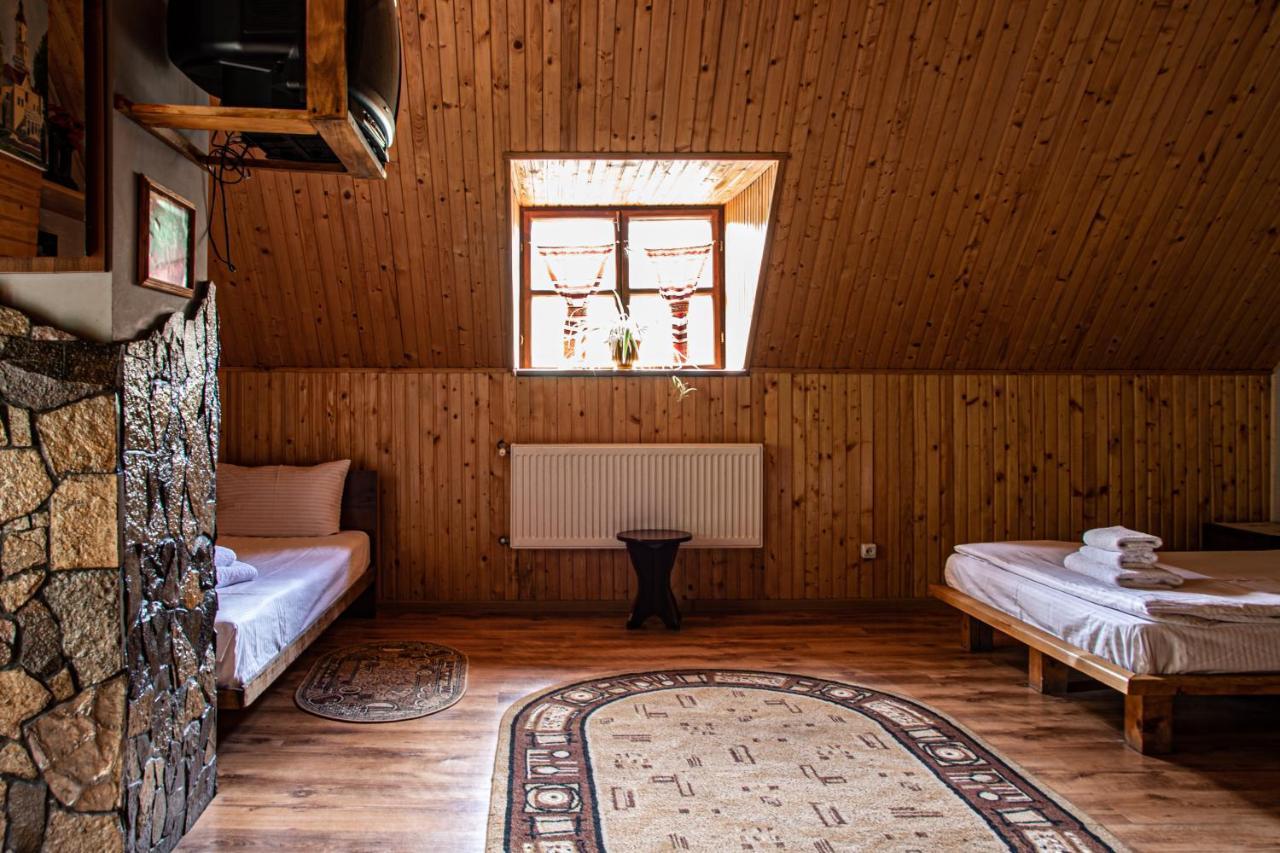 Bilya Richky Hotel Kamenets-Podolsk Eksteriør bilde
