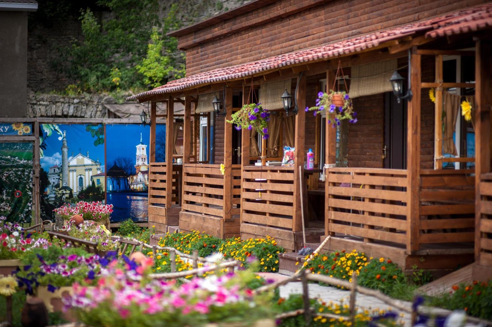 Bilya Richky Hotel Kamenets-Podolsk Eksteriør bilde